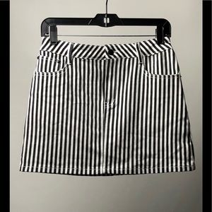 NWT WILD HONEY B&W Striped Mini Skirt